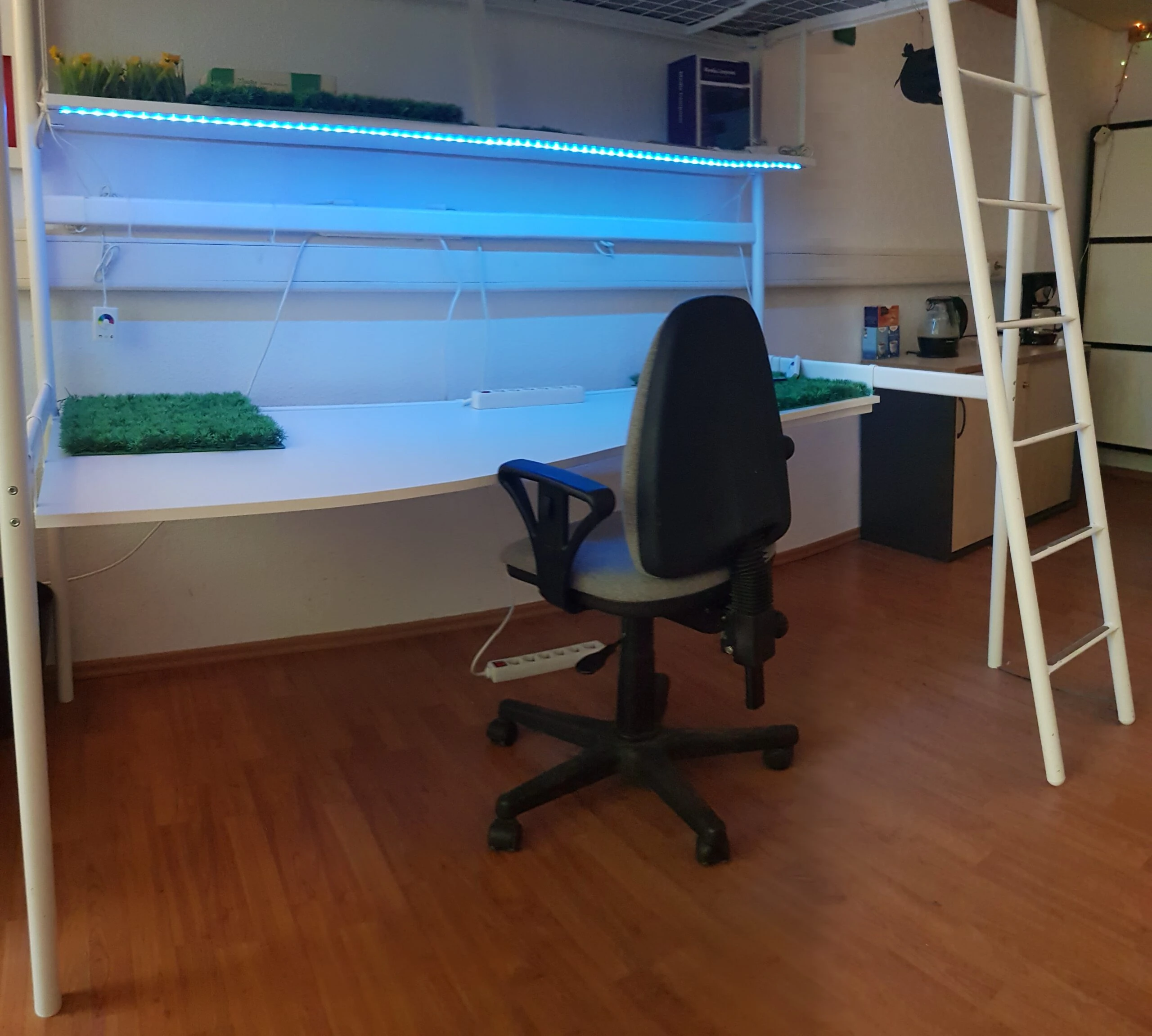 Arbeitsplatz im Produktionsbüro Berlin-Friedrichshain